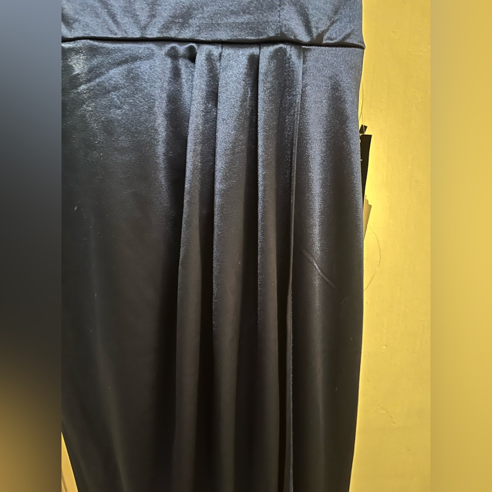 NWT! Strapless Navy Blue Gown - Picture 5 of 10